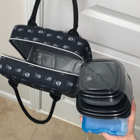 Fit and Fresh Skull Lunch Bag with FREE Containers and Cooler! - Picture 14 of 16